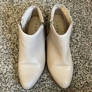 Esprit tan ankle boots. Size 6.5. Tan Pleather material.